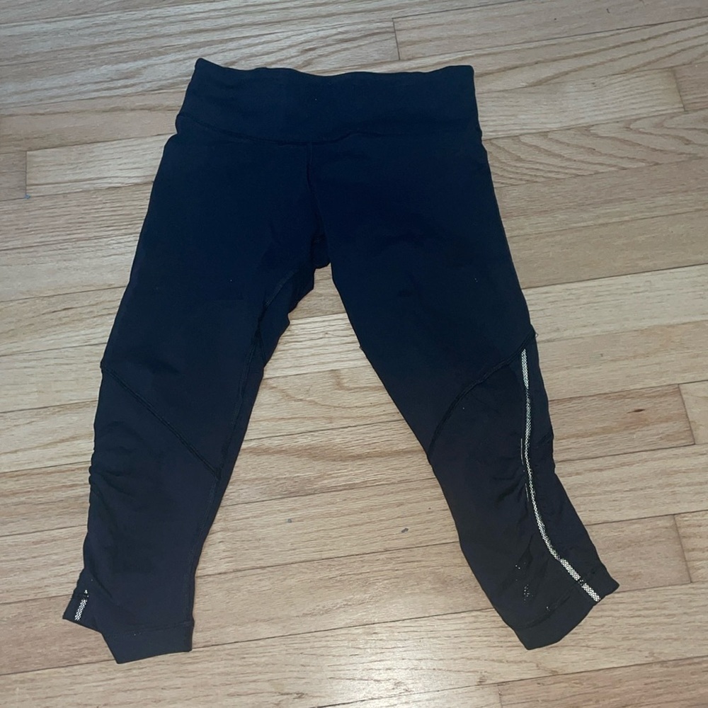 Lululemon D Black Crop Leggings-4 (Preloved)